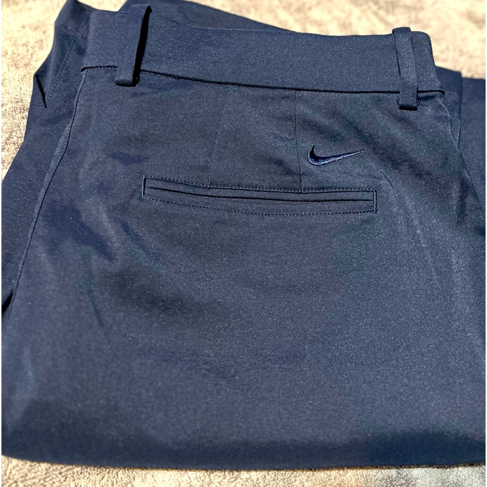 Men’s Nike Golf Shorts 36” Waist. Like New
